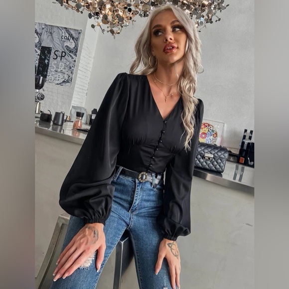 Privé Button Up Long Bishop Sleeve Blouse - Picture 3 of 7